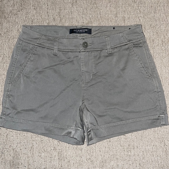 Liverpool Pants - Liverpool Chino Style Green Shorts - size 4 - I